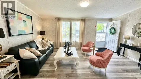 4 Cricklewood Crescent Selkirk ON N0A 1L0