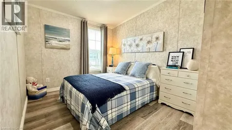 4 Cricklewood Crescent Selkirk ON N0A 1L0