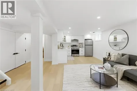 374 East 13th Street Hamilton ON L9A 4A1