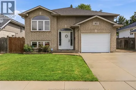 165 Thomas Avenue Wallaceburg ON N8A 5H5