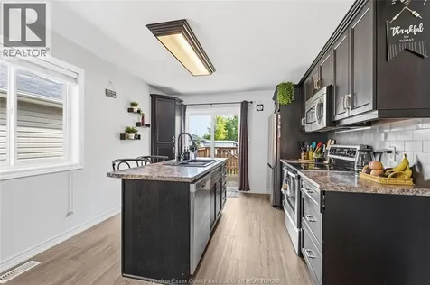 165 Thomas Avenue Wallaceburg ON N8A 5H5