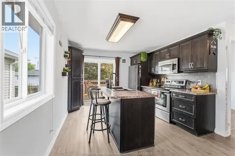 165 Thomas Avenue Wallaceburg ON N8A 5H5