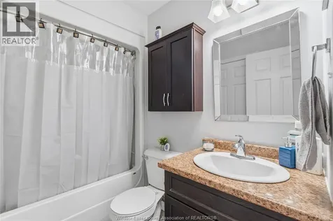 165 Thomas Avenue Wallaceburg ON N8A 5H5