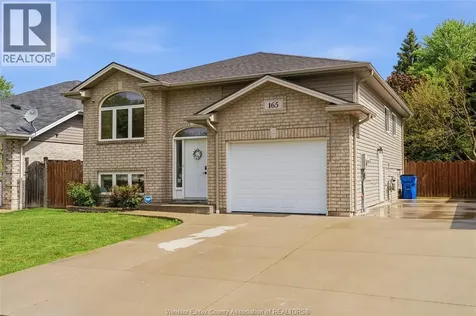 165 Thomas Avenue Wallaceburg ON N8A 5H5