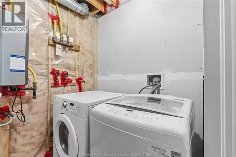 165 Thomas Avenue Wallaceburg ON N8A 5H5