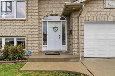 165 Thomas Avenue Wallaceburg ON N8A 5H5