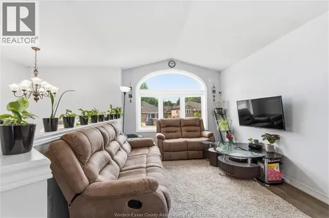 165 Thomas Avenue Wallaceburg ON N8A 5H5