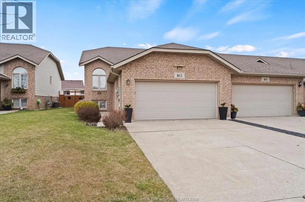 163 Antonio Court Leamington ON N8H 5P5