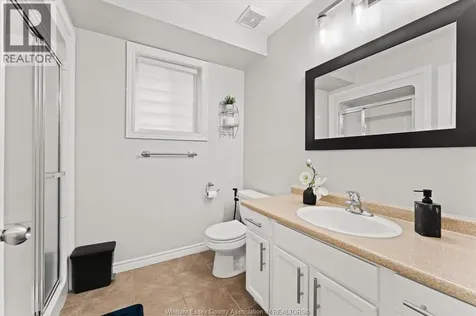 163 Antonio Court Leamington ON N8H 5P5