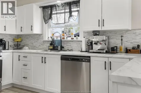 496 Murray Street Wallaceburg ON N8A 1V6