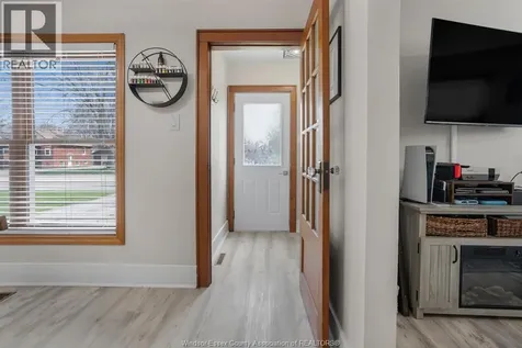 496 Murray Street Wallaceburg ON N8A 1V6