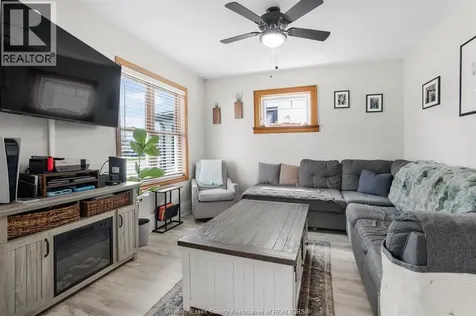 496 Murray Street Wallaceburg ON N8A 1V6