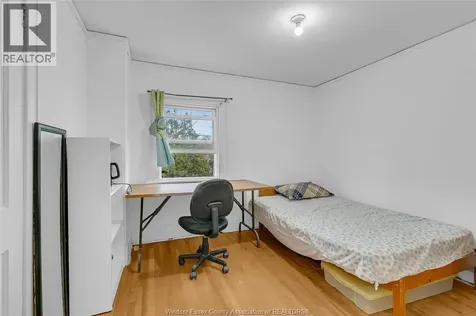 418 Rankin Windsor ON N9B 2R7