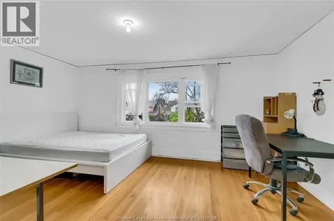 418 Rankin Windsor ON N9B 2R7