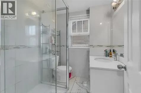 418 Rankin Windsor ON N9B 2R7