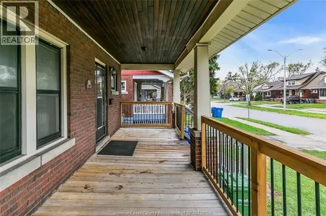 418 Rankin Windsor ON N9B 2R7