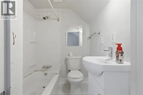 1021 Wellington Avenue Windsor ON N9A 5K2