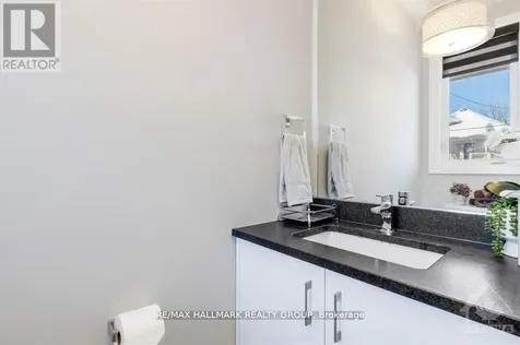 250 Richardson Avenue Ottawa ON K2B 5G6