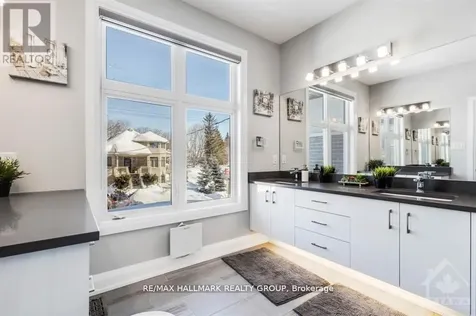 250 Richardson Avenue Ottawa ON K2B 5G6