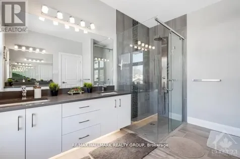 250 Richardson Avenue Ottawa ON K2B 5G6