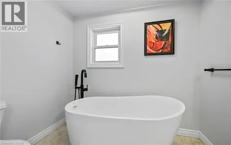 84 Viscount Road Brantford ON N3P 1Y7