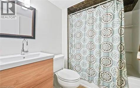 84 Viscount Road Brantford ON N3P 1Y7