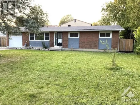 33 Wallford Way Ottawa ON K2E 6B1