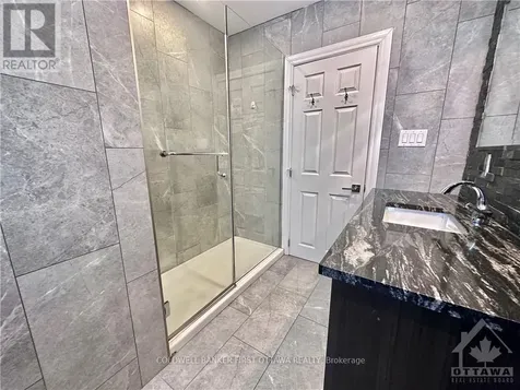 33 Wallford Way Ottawa ON K2E 6B1