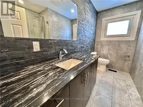 33 Wallford Way Ottawa ON K2E 6B1