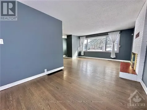 33 Wallford Way Ottawa ON K2E 6B1