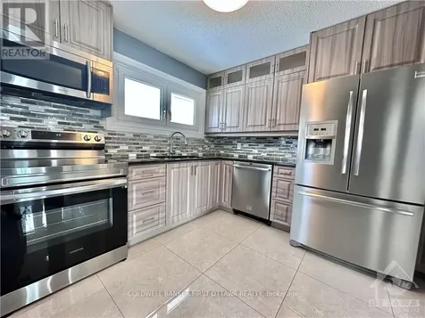 33 Wallford Way Ottawa ON K2E 6B1