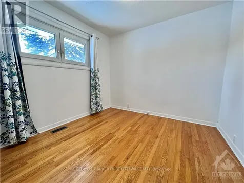 33 Wallford Way Ottawa ON K2E 6B1