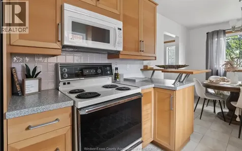 1777 Sun Valley Windsor ON N9C 3R1