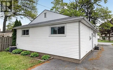 1777 Sun Valley Windsor ON N9C 3R1