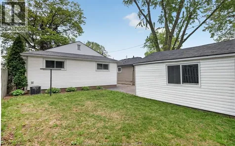 1777 Sun Valley Windsor ON N9C 3R1
