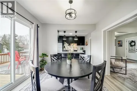 1511 Hall Windsor ON N8X 4R6