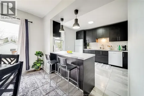 1511 Hall Windsor ON N8X 4R6