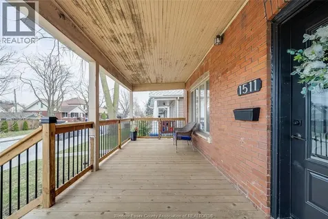 1511 Hall Windsor ON N8X 4R6
