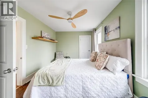 1511 Hall Windsor ON N8X 4R6
