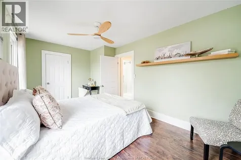 1511 Hall Windsor ON N8X 4R6