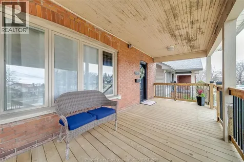 1511 Hall Windsor ON N8X 4R6