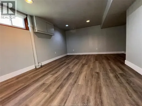 1511 Hall Windsor ON N8X 4R6