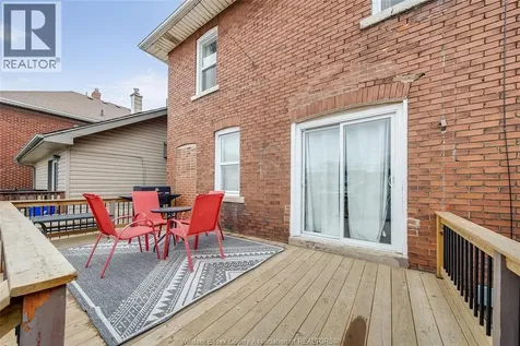 1511 Hall Windsor ON N8X 4R6