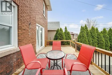 1511 Hall Windsor ON N8X 4R6