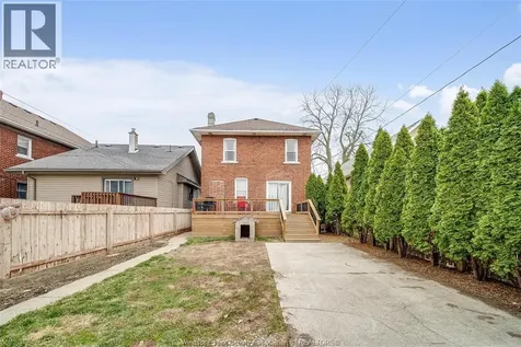 1511 Hall Windsor ON N8X 4R6