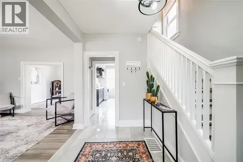 1511 Hall Windsor ON N8X 4R6