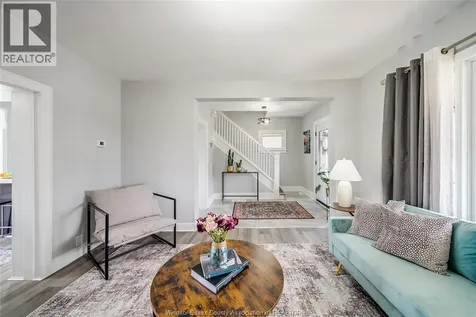 1511 Hall Windsor ON N8X 4R6