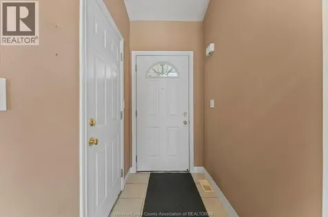 3718 Prairie Court Windsor ON N9G 2X3