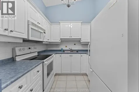 3718 Prairie Court Windsor ON N9G 2X3
