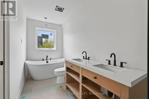 608 Tweedsmuir Avenue Ottawa ON K1Z 5P3